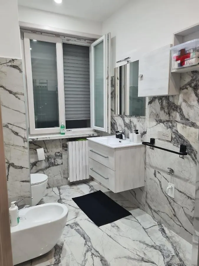 Il Ruggito Del Leone Daire Verona 0*,  İtalya